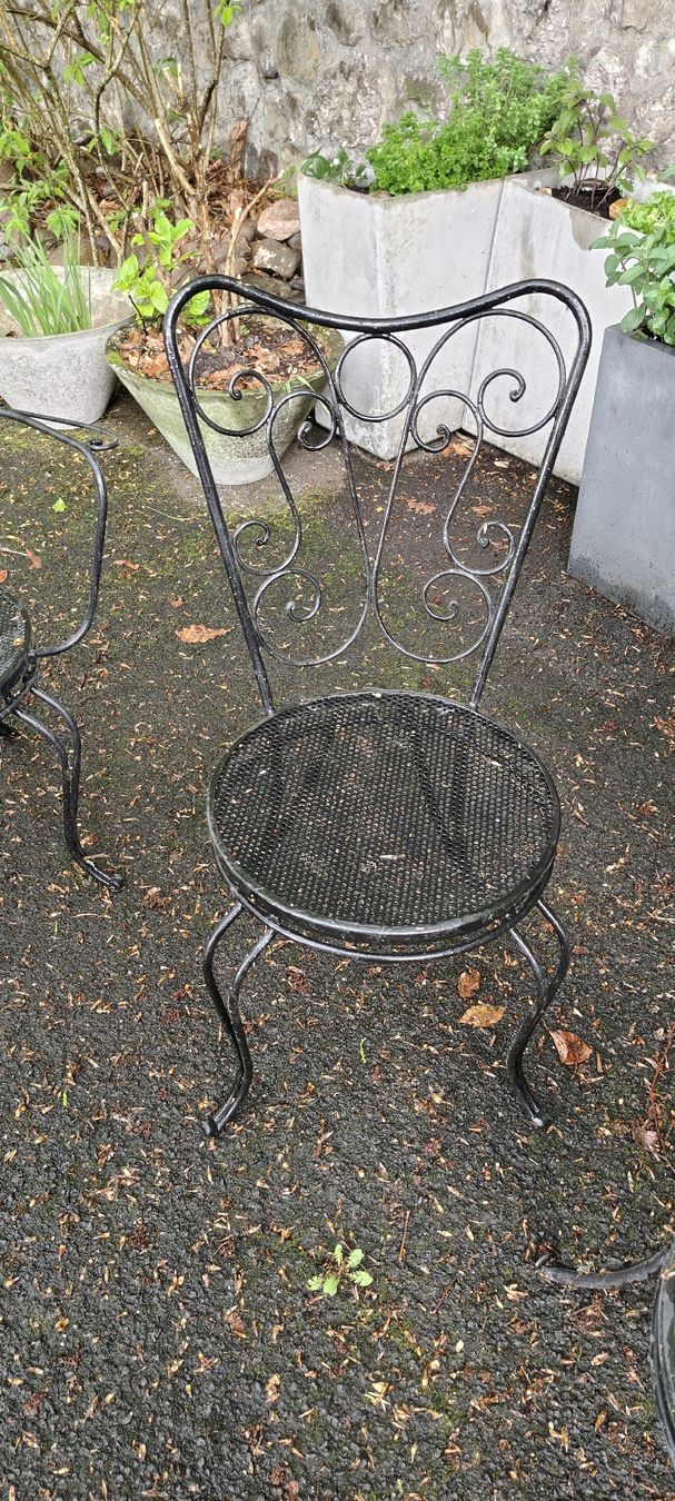 Sedie: 4 Antike Gartenstühle – Usato da St.Gallenkappel venduto da lalique 3