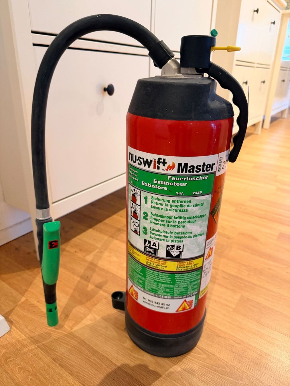 Estintori: Feuerlöscher NUSWIFT Master 2Stk. – Nuovo (secondo la descrizione) da Wettingen venduto da jo_walters 2