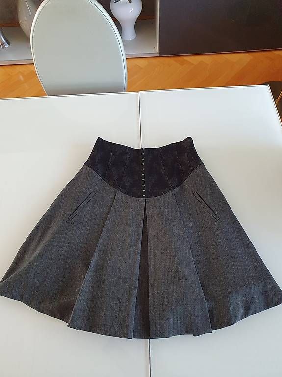 Dolce & Gabbana Röcke: Jupe mi-longue D&G, 38 IT – Neu (gemäss Beschreibung) aus Grand-Lancy von kri_qk5y 3