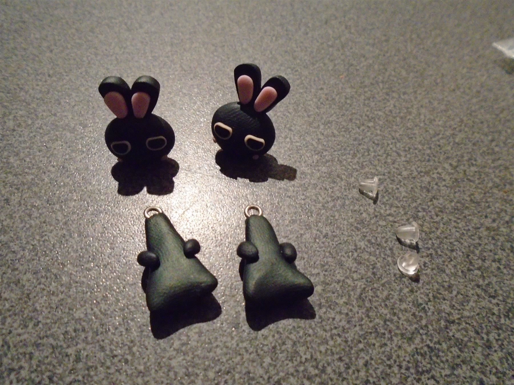 Ohrringe & -stecker: Ohrstecker Hase, schwarz/rosa – Gebraucht aus Zürich von abraxas1291