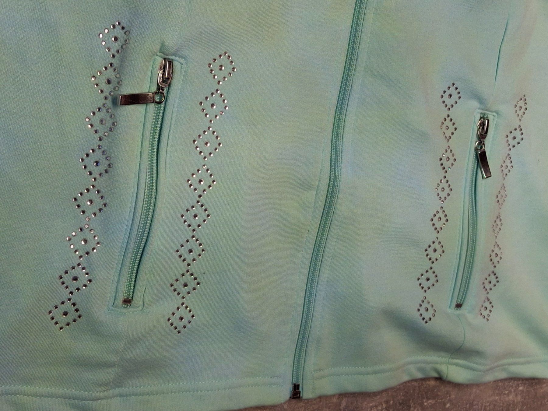 Gilets & Westen: Gilet 35% coton - strass - taille 40 – Gebraucht aus Villiers von san_jn5w 1