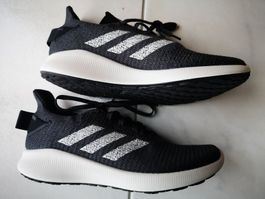 NEUE Adidas Runningschuhe Gr. 40 2/3