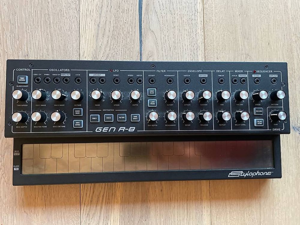 Dubreq Stylophone Gen R-8 halbmodularer analog Synthesizer (Gebraucht ...