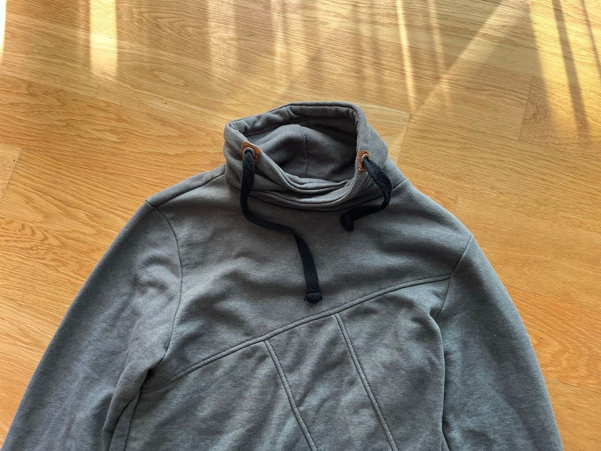 Maglioni & Felpe: Grauer Pullover, Grösse S – Usato da Zürich venduto da MariaSusanne 1