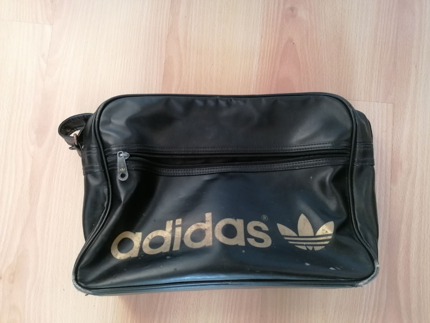 Adidas Borse: Adidas Tasche – Usato da Burgistein venduto da Dancer77