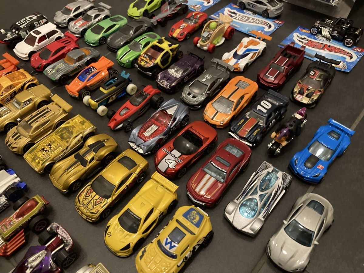 Hot Wheels Modellini d'auto: Hot Wheels Sammlung 52 Stk seltene Modelle – Usato da Ins venduto da teamfairerdeal 3