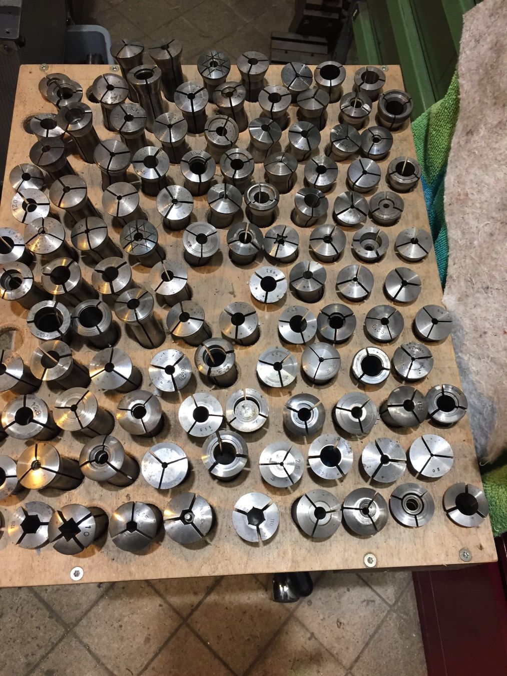 Tutti gli attrezzi: Spannzangen  23mm 100Stk – Usato da Frenkendorf venduto da BasLie 1