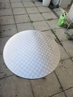 Neue Bilder ---- Metall Gartentisch rund 60cm guter Zustand