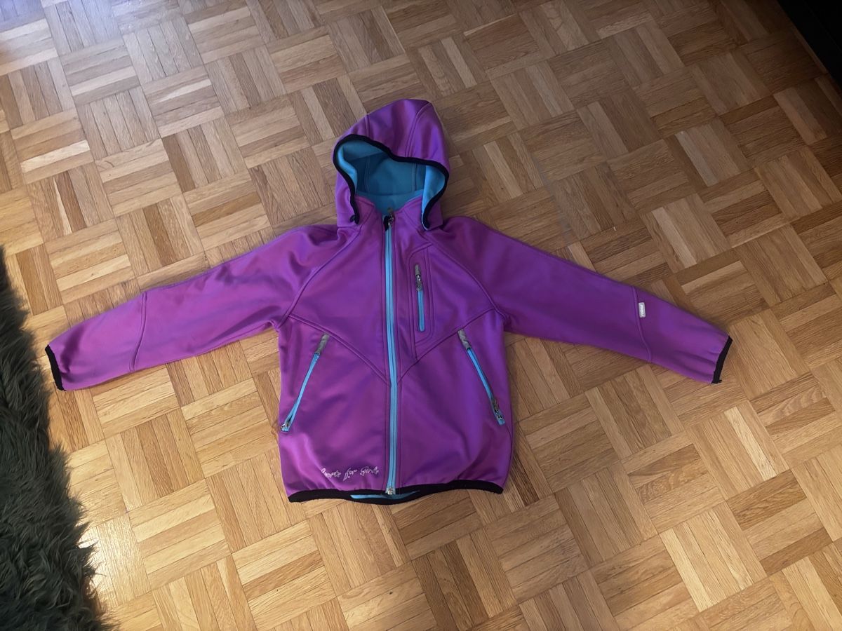 Reima Giacche & Cappotti: Reima Softshell Jacke lila Gr. 128 Mädchen Winddicht Frühlin – Usato da Steffisburg venduto da TelmaG