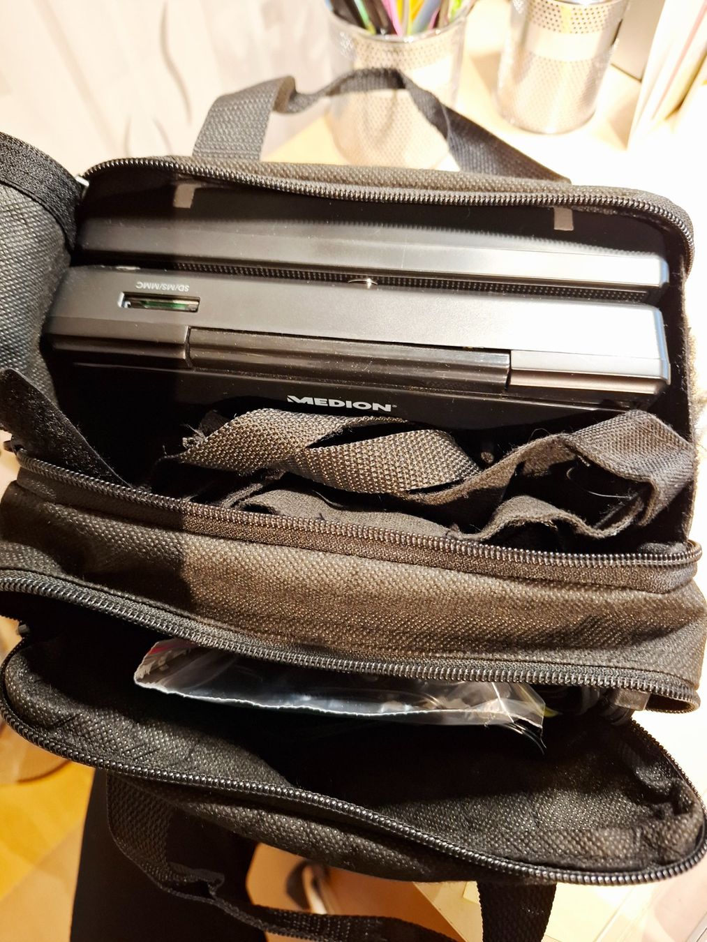 Medion Lettore multimediale portatile: DVD-Player Portabel "MEDION" – Usato da Lachen SZ venduto da IRCOROJA 1