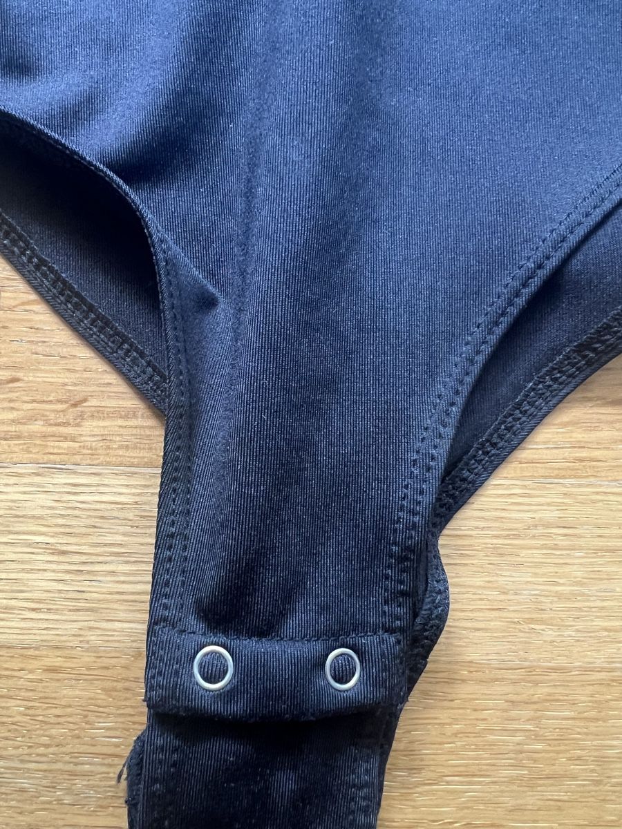 Levi's Top: levi's top/ body – Nuovo (secondo la descrizione) da Bern venduto da lea_wf9x 1