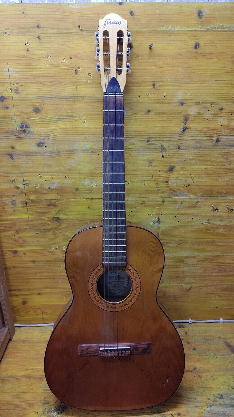 Framus Strumenti musicali: Framus 76B Konzertgitarre (LG) – Usato da Neuenhof venduto da bro_9zsg