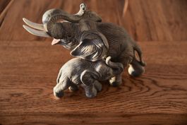 Elefant aus Porzellan