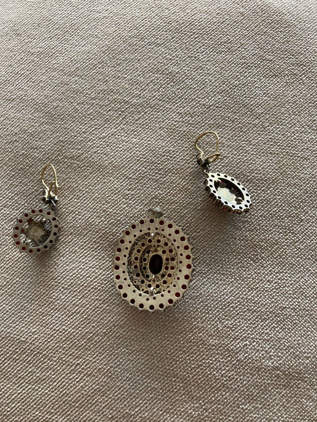 Boucles d'oreille: Antike Ohrringe mit Anhänger – D'occasion à Küttigen par mei_9b6w 2