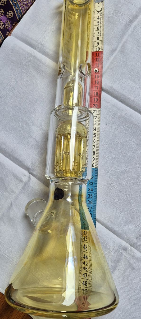 Narghilé: Glas Bong mit Diffusor - neuwertig - 50cm hoch! – Nuovo e nell'imballaggio originale da Höfen b. Thun venduto da enr_7xsd 3