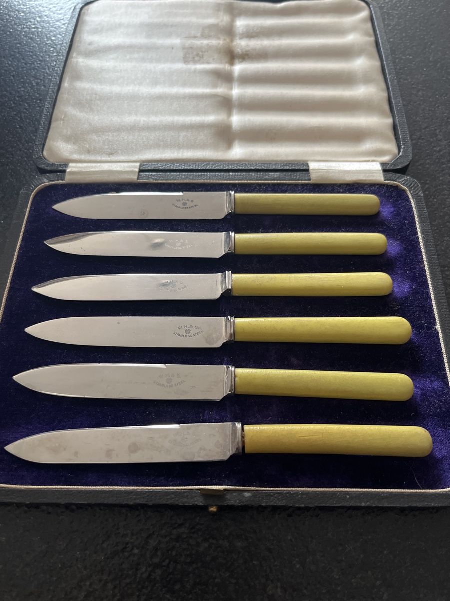 Coltelli: 6 Antike Frühstücksmesser im Etui – Usato da Brienz BE venduto da hey_z9vg