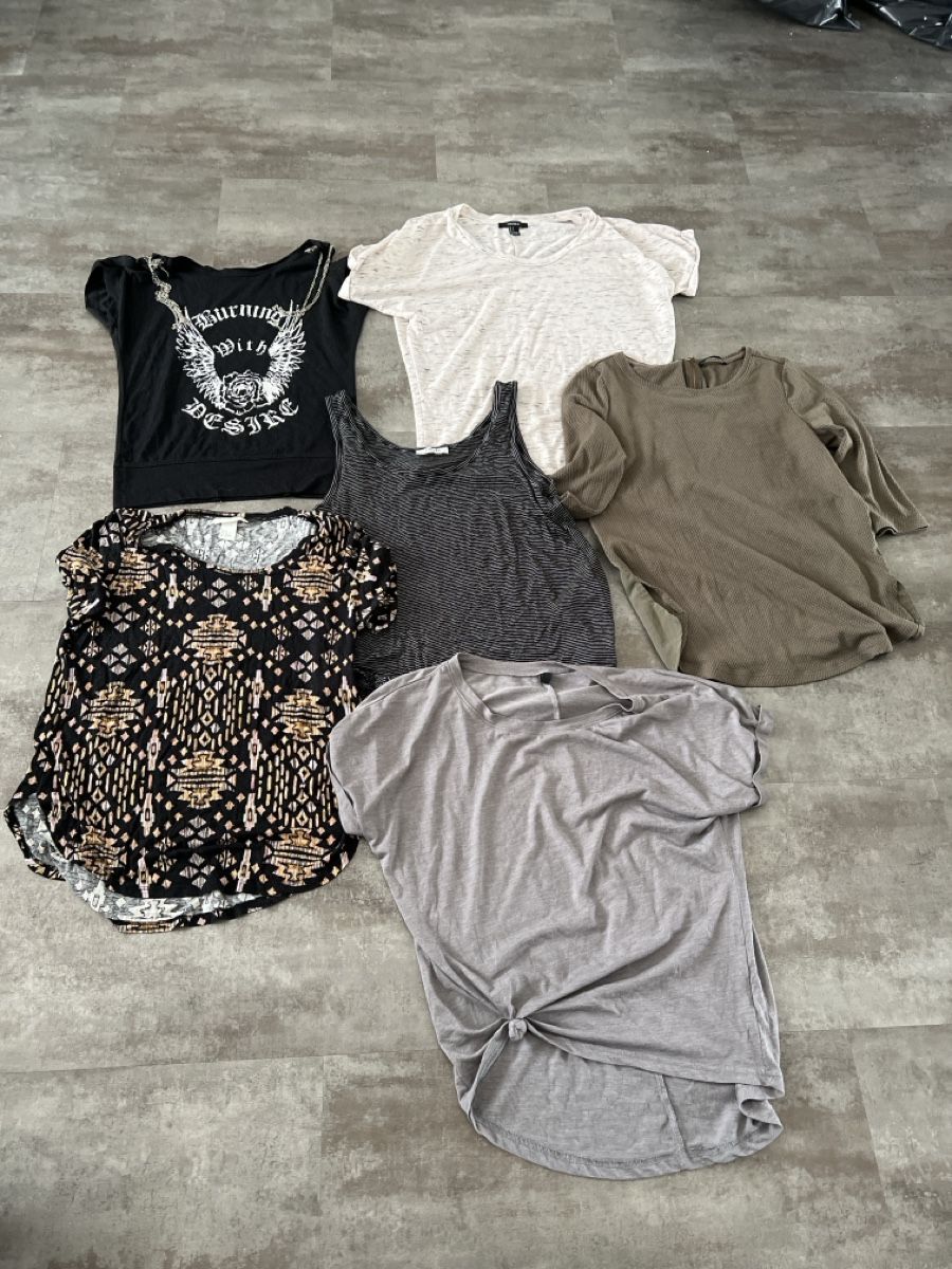 Kleiderpakete: 6 Shirts Grösse S – Gebraucht aus Witterswil von pinkomania