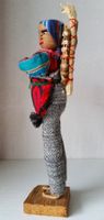BOLIVIEN 1982: HANDGEMACHTE PUPPE / Figur einer Hausiererin