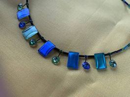 Damenschmuck mit blauen Glas-Elementen, neuwertig!
