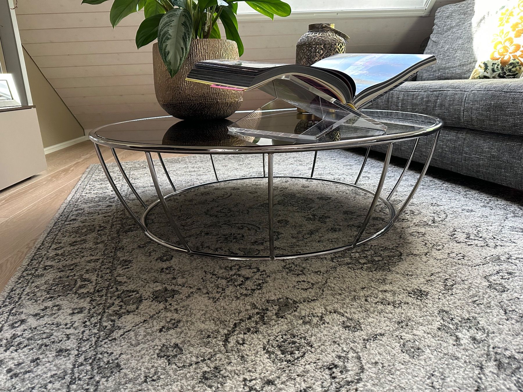 Pfister Tavoli: Modern Chrome & Black Glass Round Coffee Table - Great Co... – Usato da Obfelden venduto da Luzerner01 1