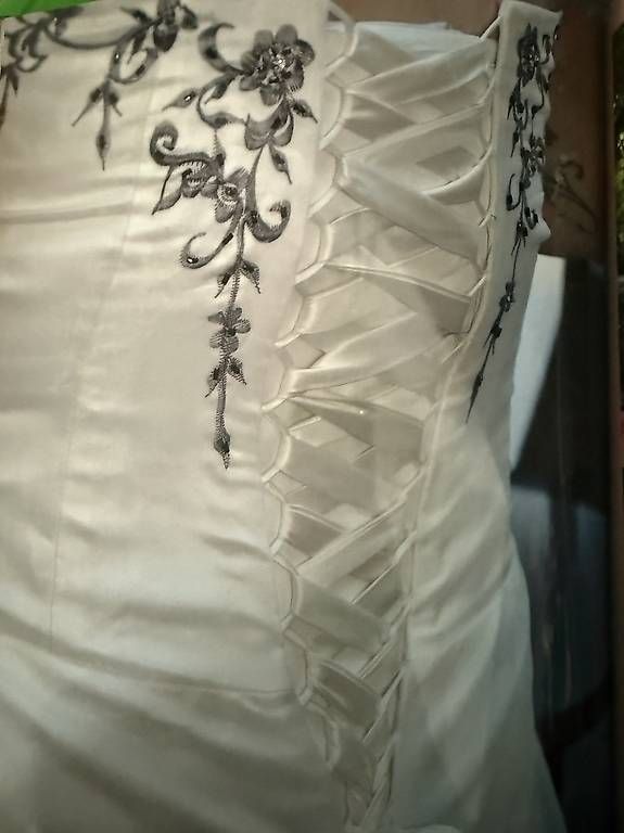 Kleider: Hochzeitskleid Grösse 48/50 – Gebraucht aus Laufen von sani82 1