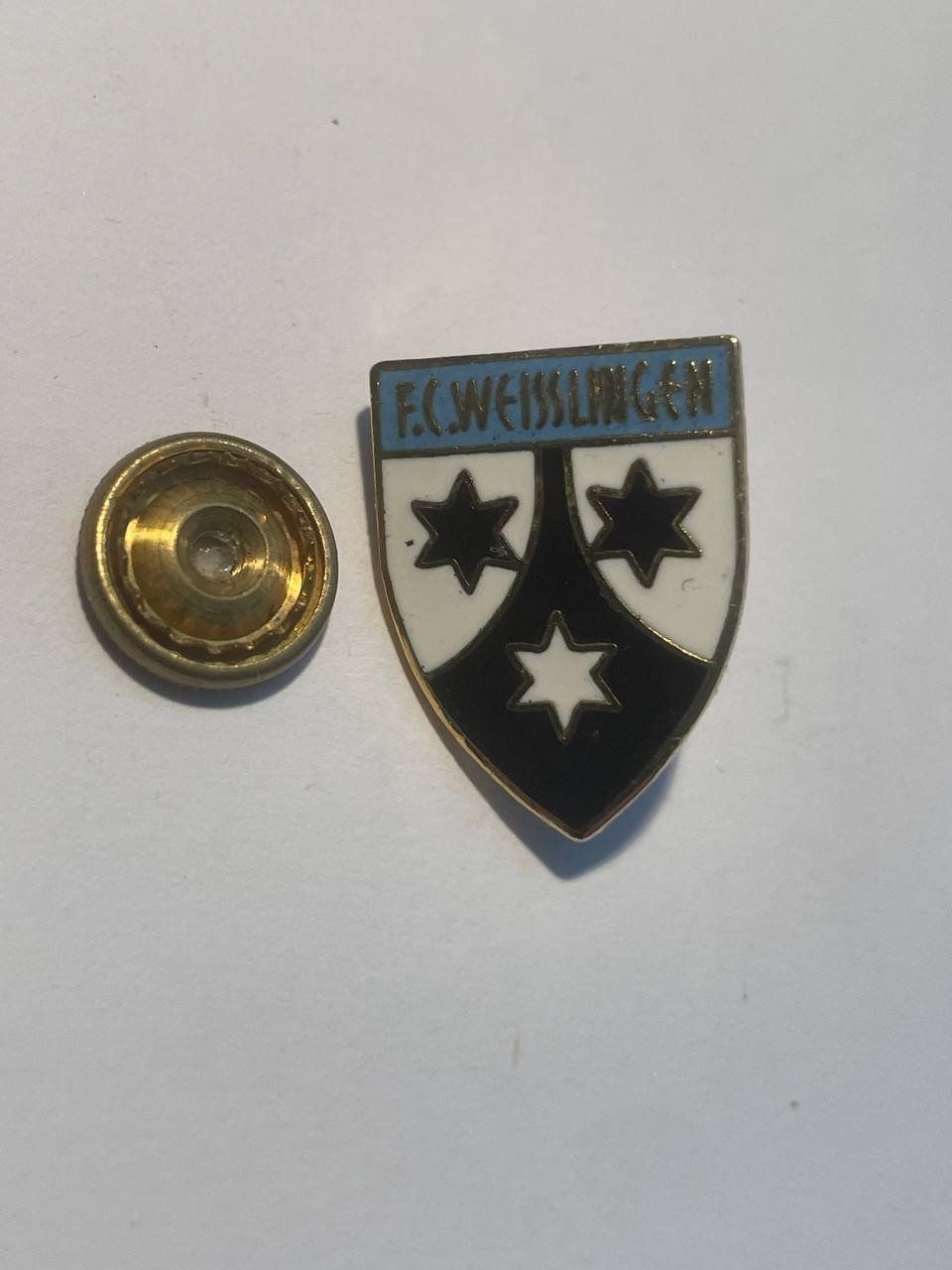 Placchette & Badge: 104. FC Weisslingen – Usato da Luzern venduto da Irek 1