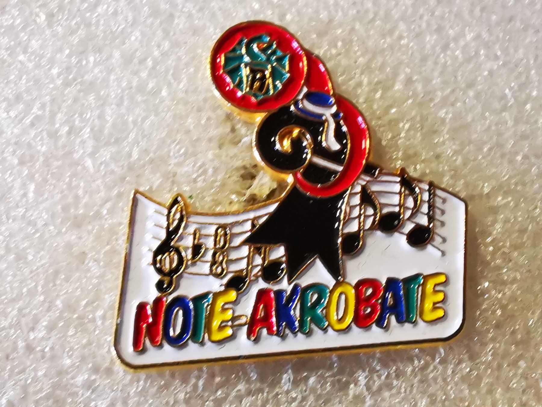 Placchette & Badge: Ansteckpin 144: Note Akrobate – Usato da Oppligen venduto da Pin-Fall-Shop