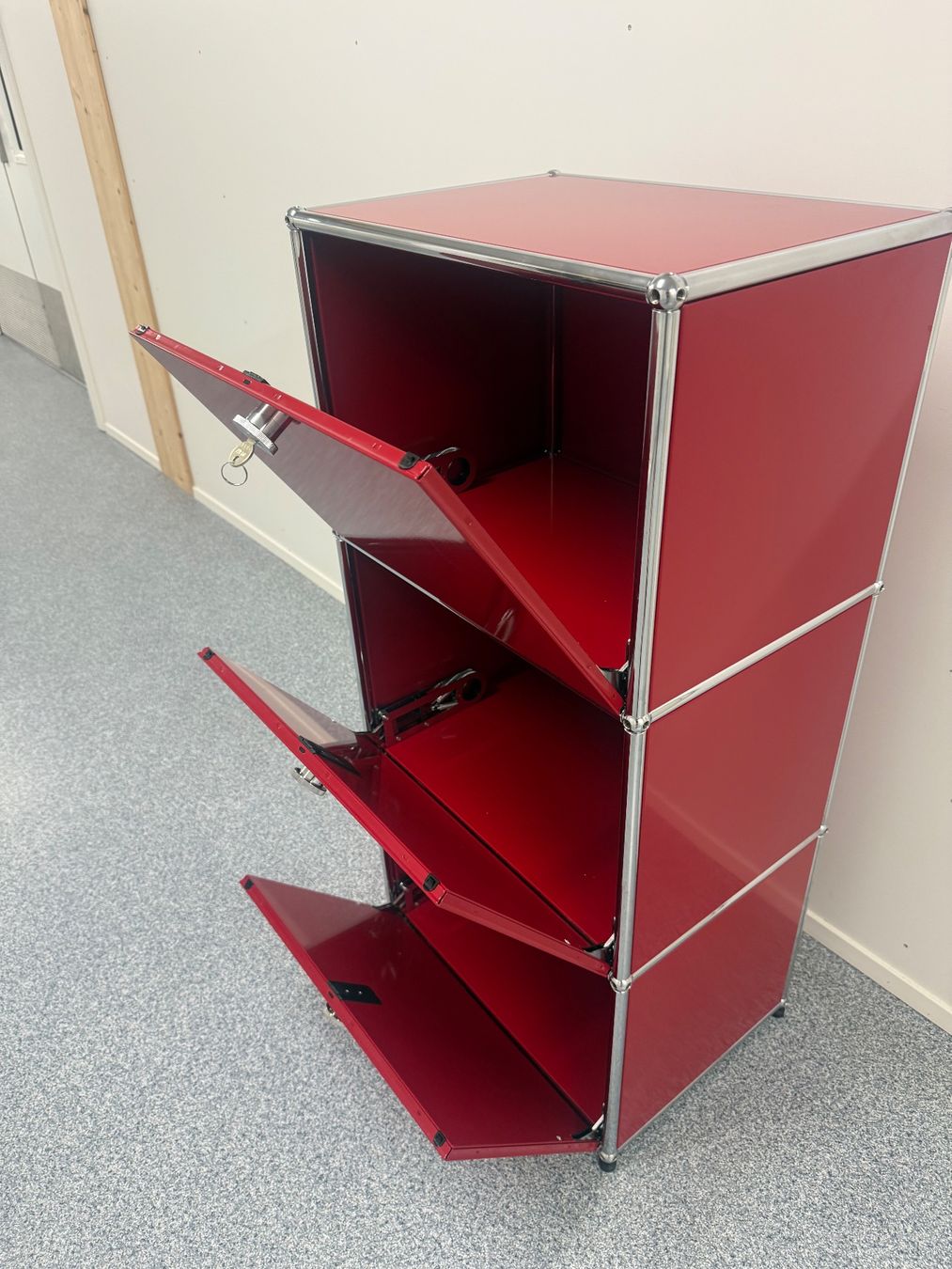 USM Scaffali: USM Haller Regal Rubinrot 1x3 Q1 – Usato da Balsthal venduto da Designhaus.Schmitt 6