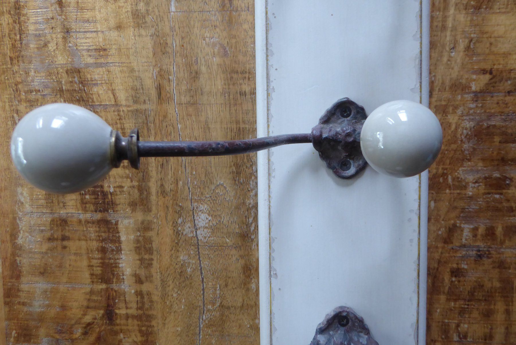 Guardaroba: Vintage Wand  Garderobe 4 Hacken – Usato da Sargans venduto da Benziner 1