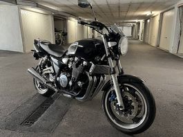 Yamaha XJR 1300