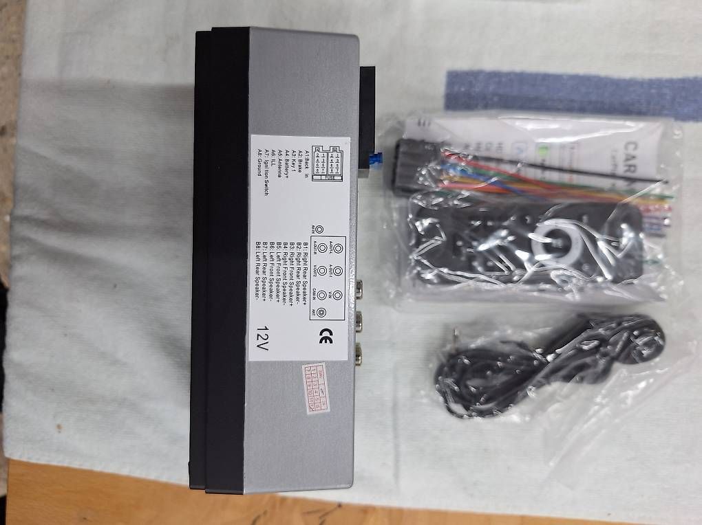 Radios: Autoradio – Gebraucht aus Gampelen von skullclamp