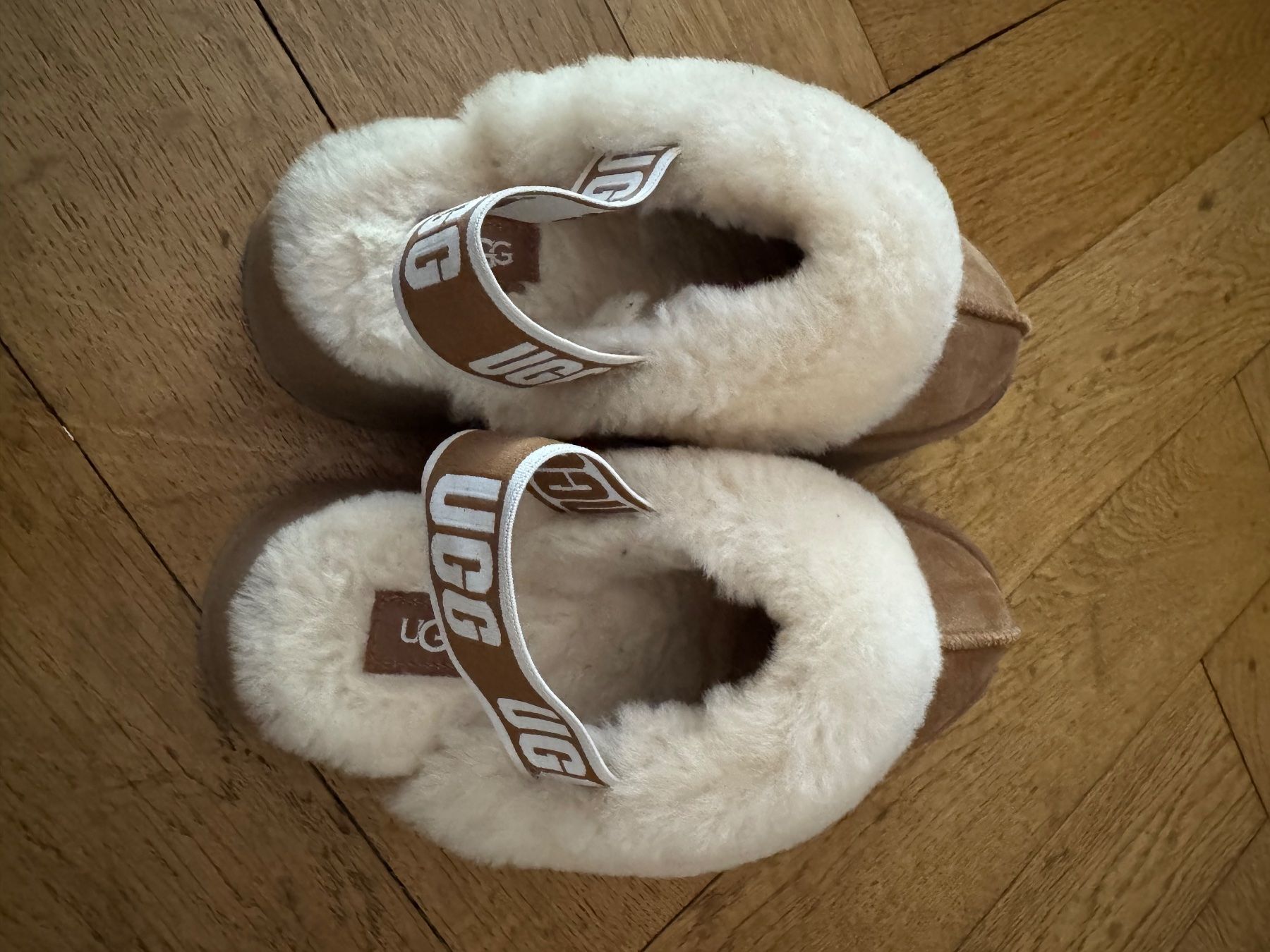Ugg Scarpe da donna: Ugg slides – Usato da Zürich venduto da MagicStuff007 2