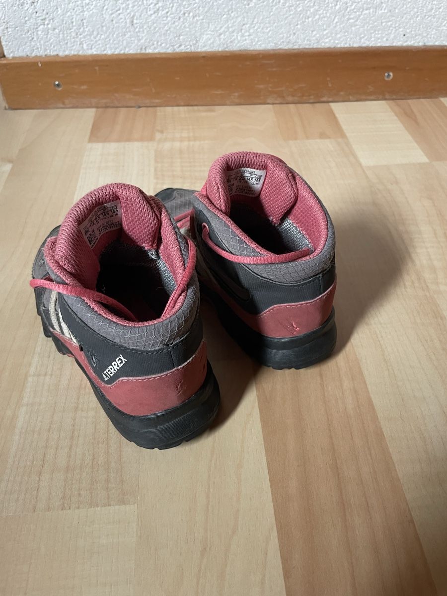 Adidas Chaussures garçon: Wanderschuhe Adidas Terrex Gr. 25 – D'occasion à Kölliken par Michi180 1
