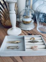 Schmuck Konvolut: 3 Broschen und 2 Ringe
