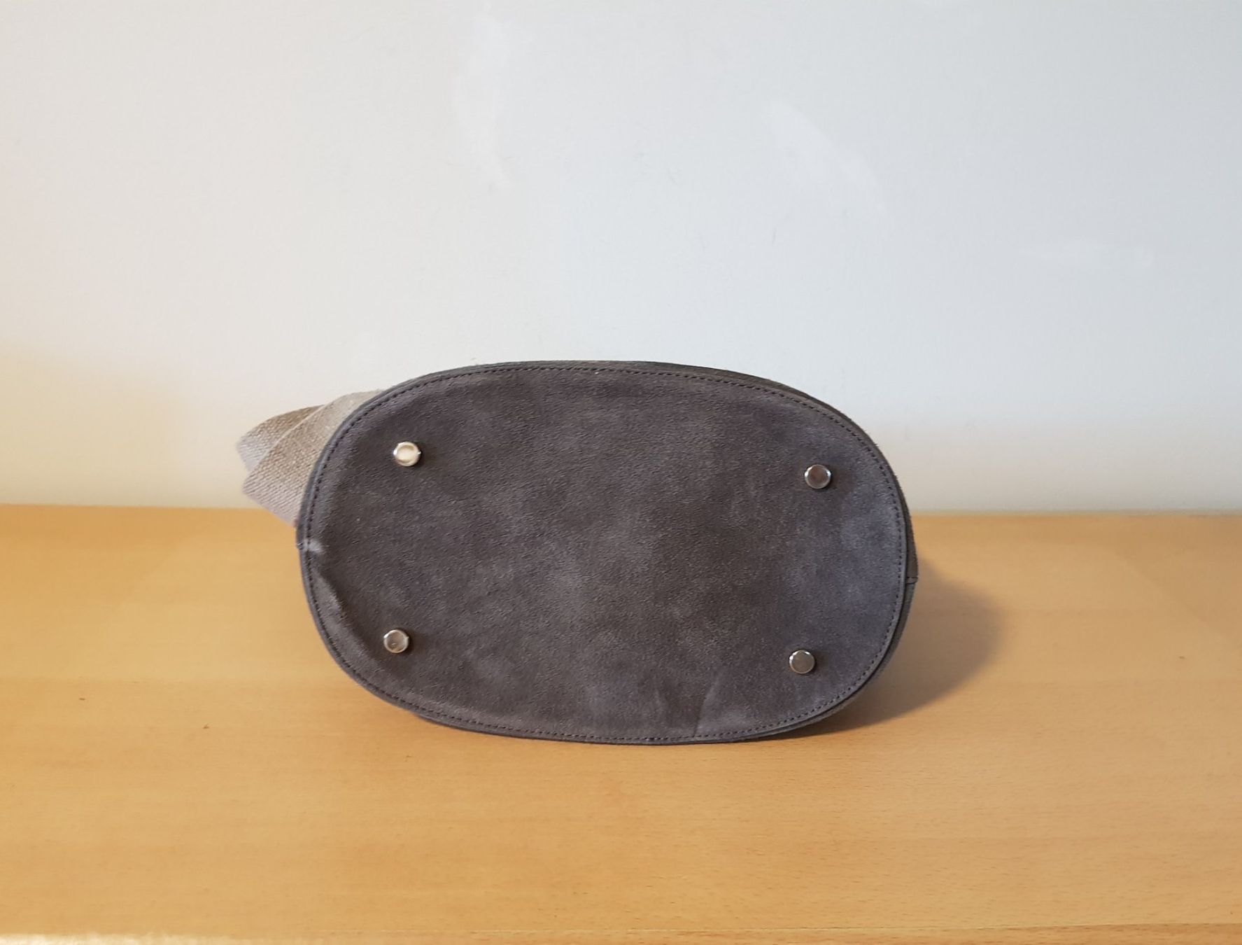 Navyboot Borse da donna: Navyboot Ledertasche/Umhängetasche – Usato da Basel venduto da Birs868 4