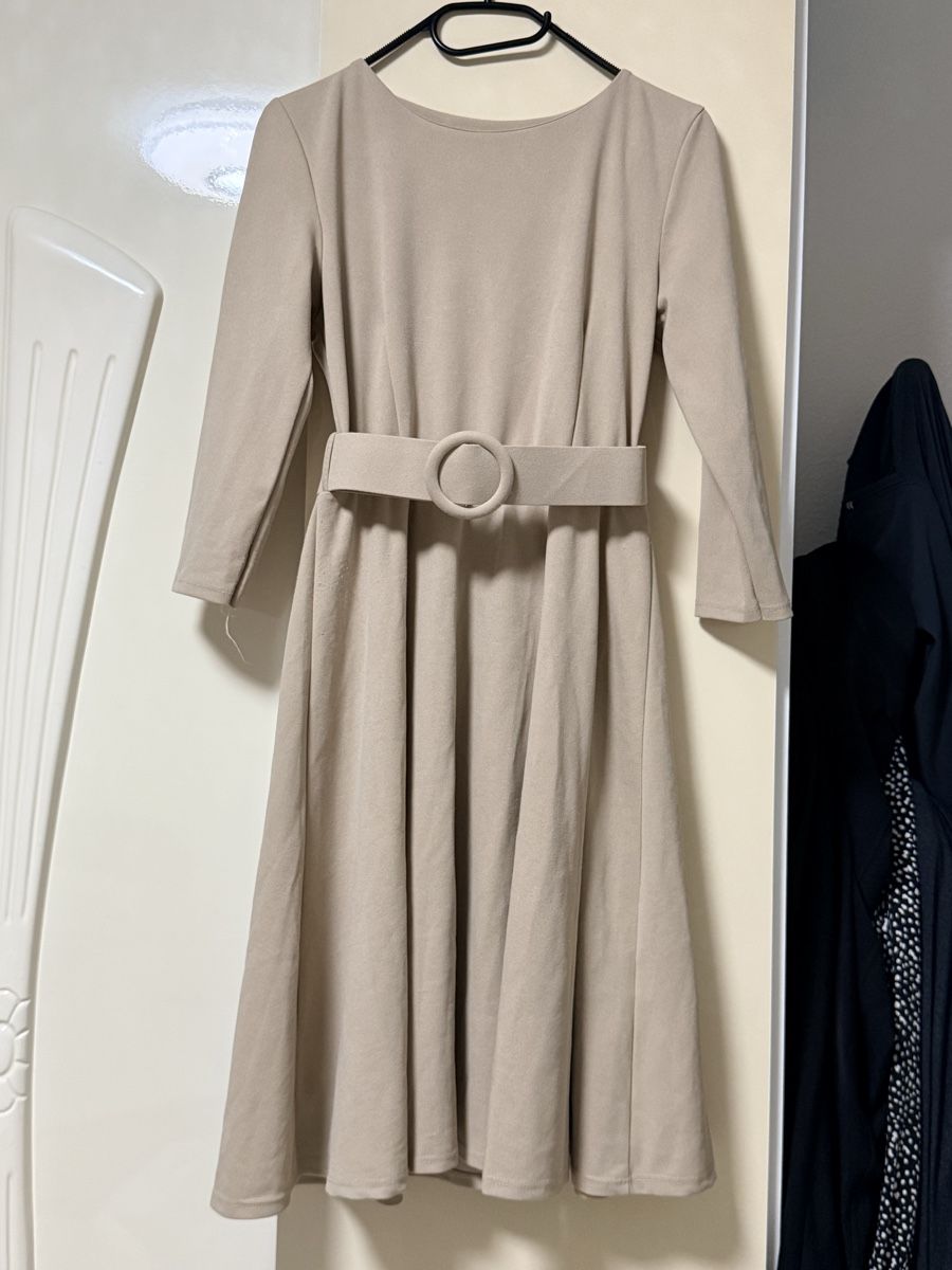 Vestiti & Gonne: Wunderschönes Kleid  – Nuovo (secondo la descrizione) da Benglen venduto da Shamily