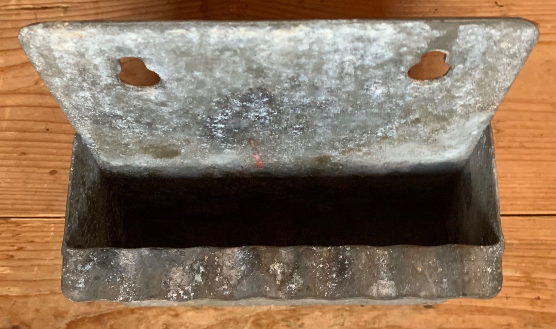 Portacenere: Wandaschenbecher aus Bunker der CH Armee – Usato da Goldingen venduto da Bergler012 1