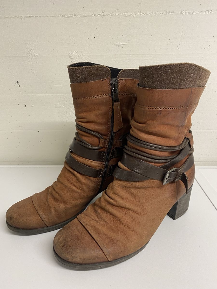 Damenschuhe: Leder-Stiefeletten Gr 38 im Cowboy-Stil – Gebraucht aus Wetzikon ZH von Louisiana-Girl 1