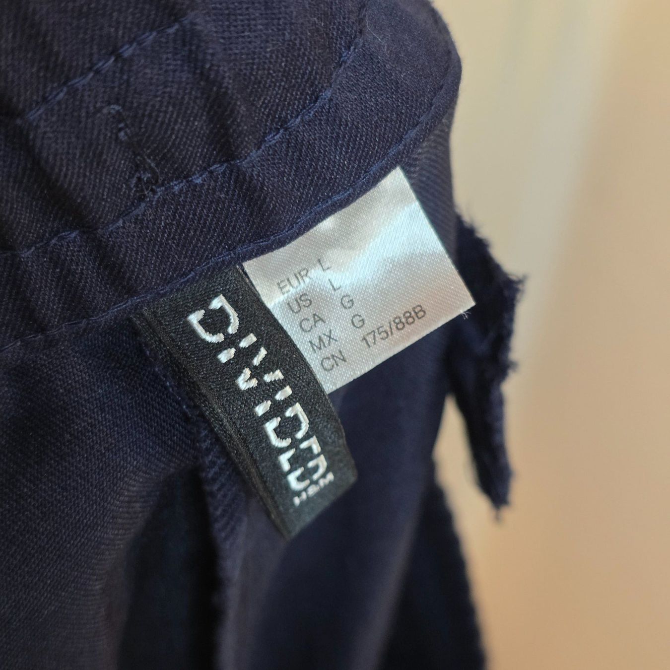 H&M Pantaloni: Dunkelblaue Hose mit Bindeband L/XL elegant – Usato da Wald ZH venduto da CapLux 9