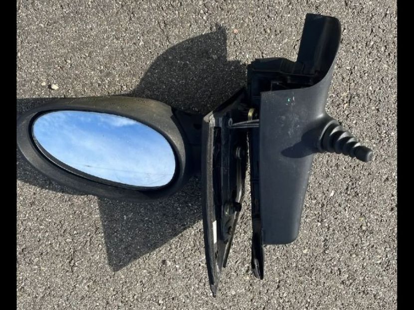 Smart Toutes les pièces auto: Smart Aussenspiegel manuell li+re – D'occasion à Rothenhausen par Deltassion