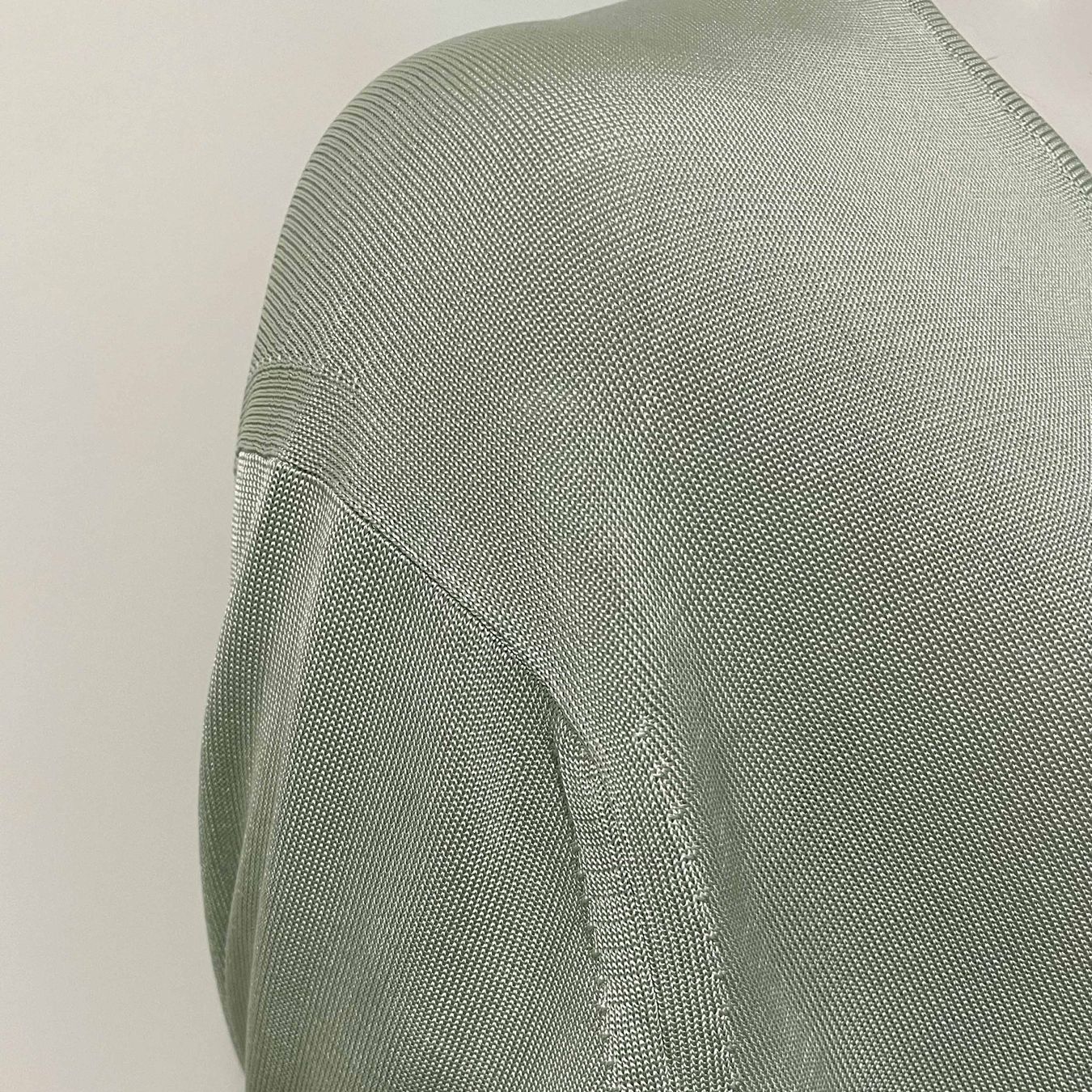 Maglioni & Felpe: Pullover Seide Gr. S/M/L hellgraugrün mattgrün VINTAGE 1960s – Usato da Brüttisellen venduto da Buxus 3