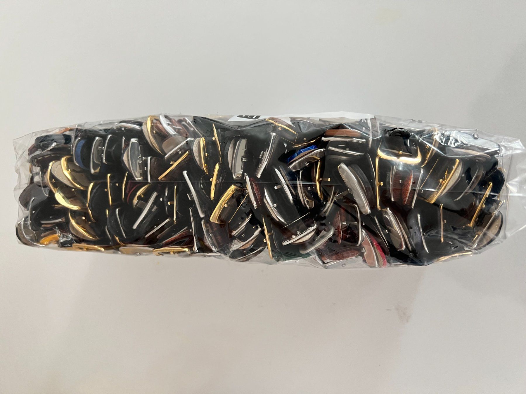 Orologi: LOT DE 100 BRACELETS 18 à 22MM – Nuovo e nell'imballaggio originale da La Chaux-de-Fonds venduto da neven.swiss 2