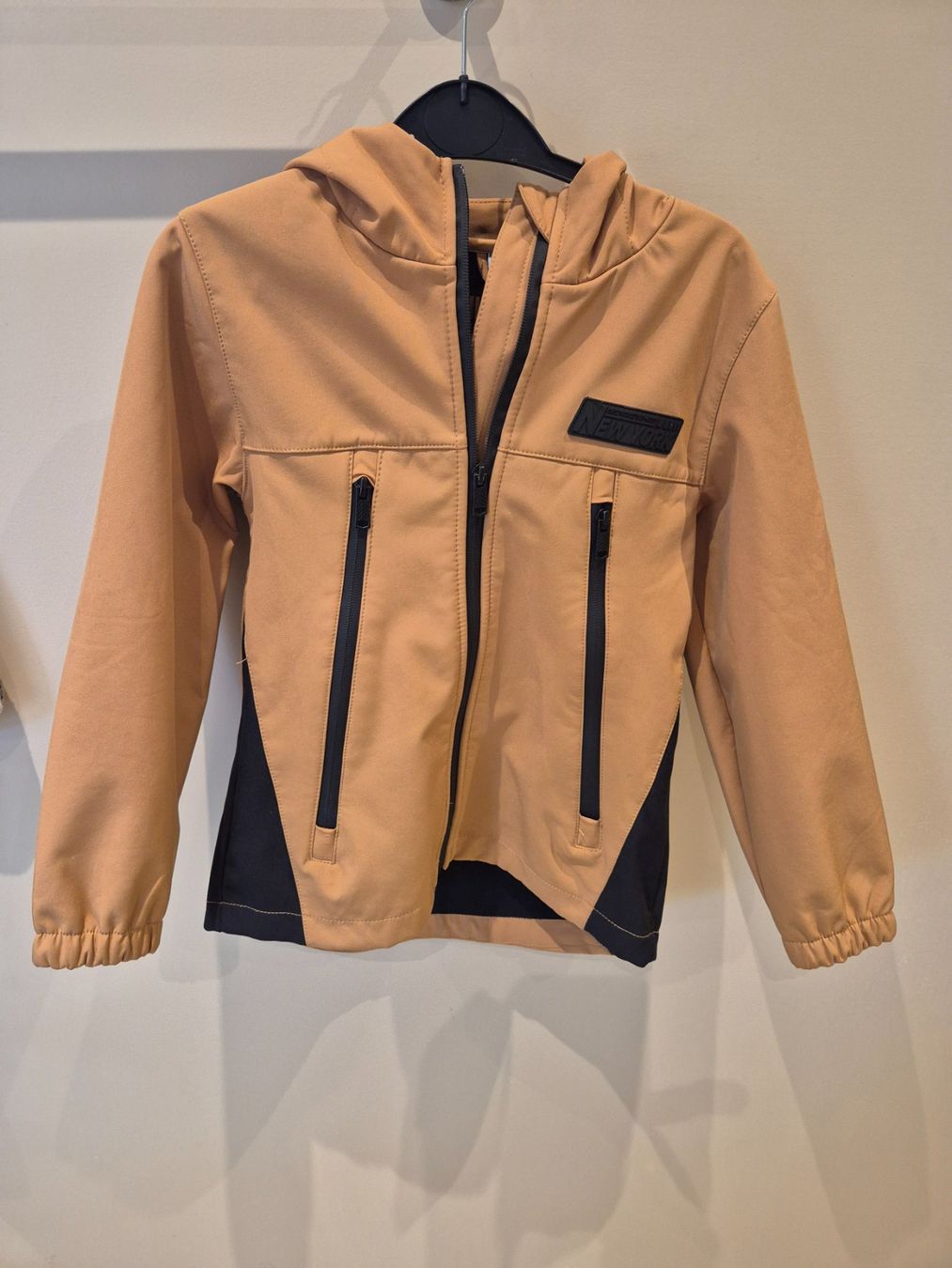 Vestes & Manteaux: Softshelljacke braun, Gr. 128 – D'occasion à Dietikon par grafad
