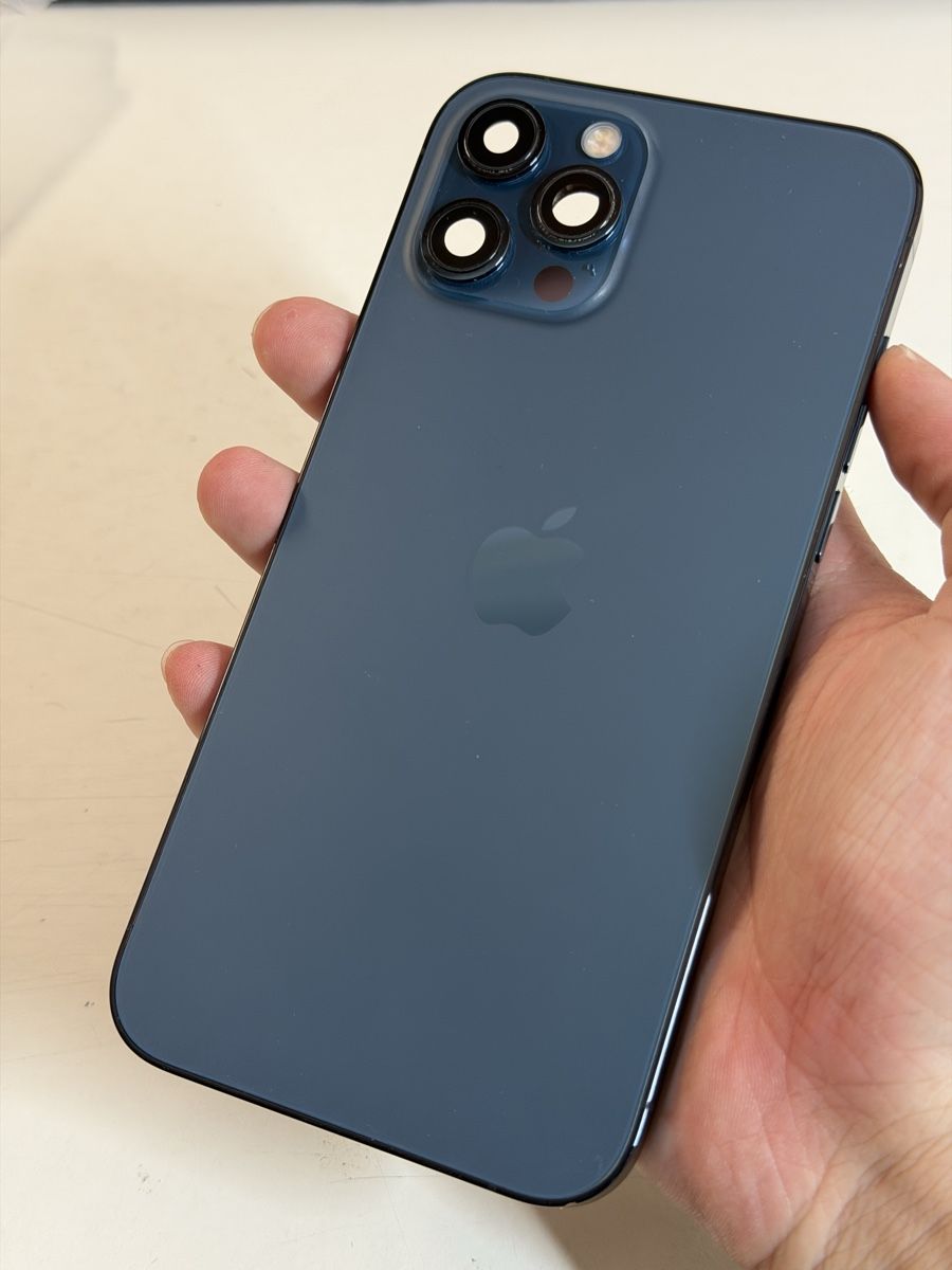 Apple Handys / Smartphones: Komplett iPhone 12Pro Max Blau Gehäuse Pulled  – Gebraucht aus Chur von beverlyone