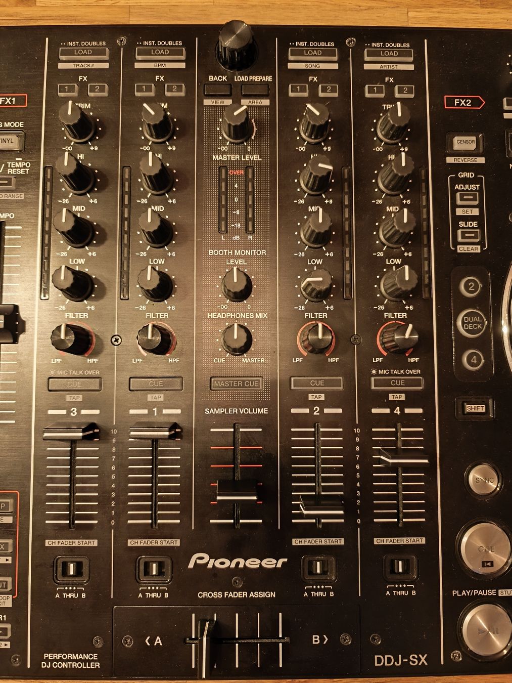 Pioneer Console di mixaggio: Pioneer DDJ-SX DJ Controller mit Serato Software – Usato da Bärau venduto da Rawasson 3