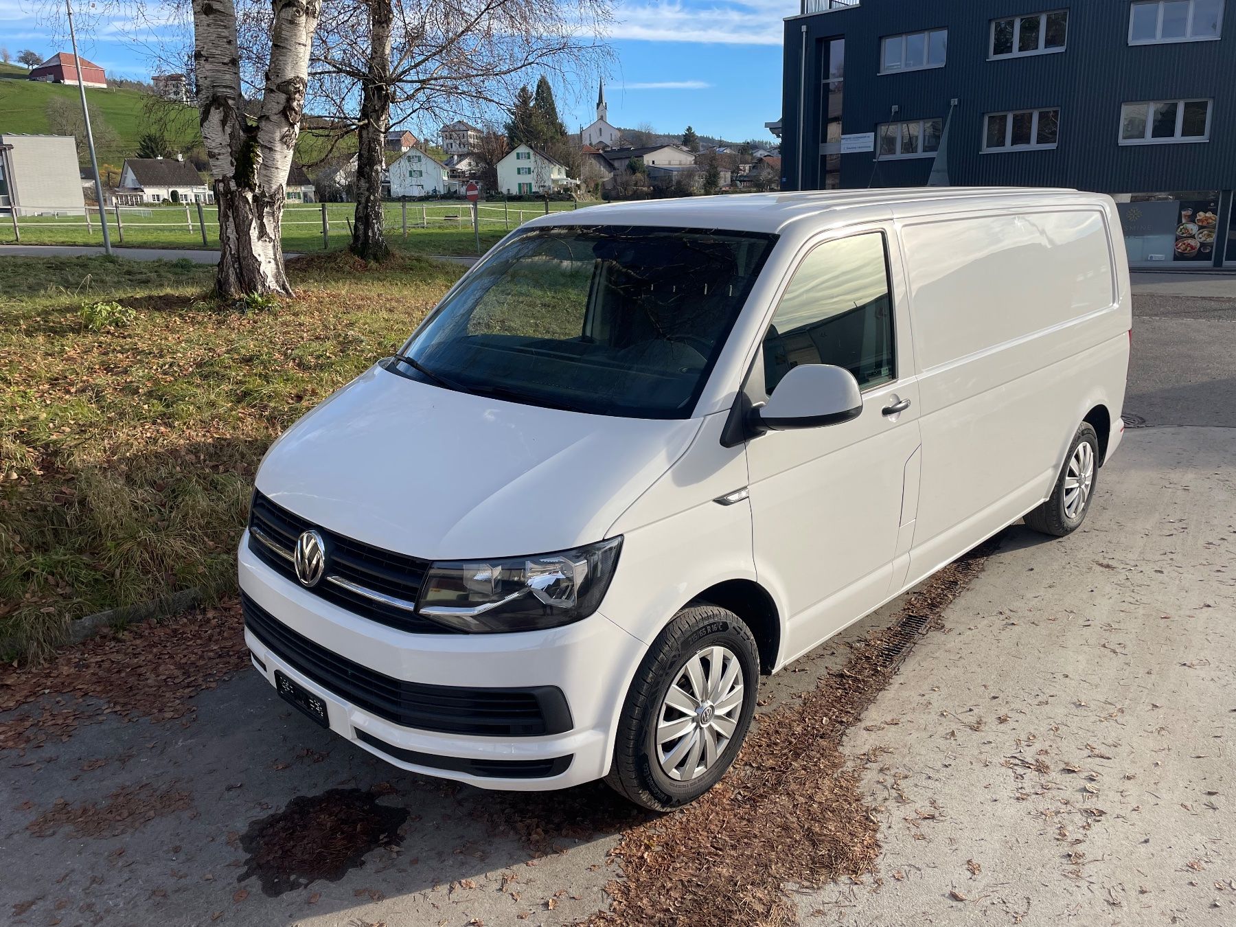 VW Nutzfahrzeuge: Vw T6 Transporter TDI Lang Version – Gebraucht aus Bettwiesen von chili1