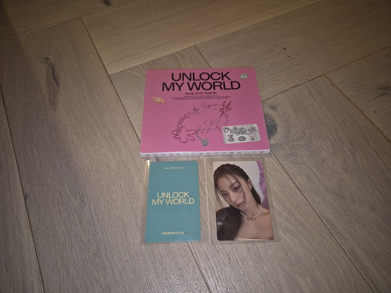 CD: Fromis_9 - Unlock my World (Compact vers. mit POB) – Nuovo (secondo la descrizione) da Beinwil am See venduto da noeliaz14 1