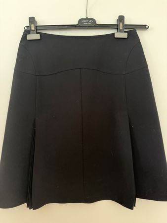 Max&Co Black Skirt, Size 8, Chic and Timeless Style!