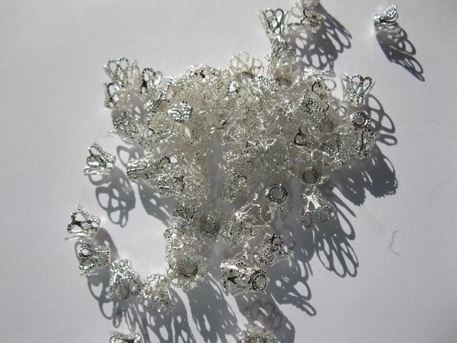 Perlen (unechte): 20 Perlenkappen, Hütchen, 8x6mm – Neu und originalverpackt aus St. Margarethen TG von LuanaKa 1