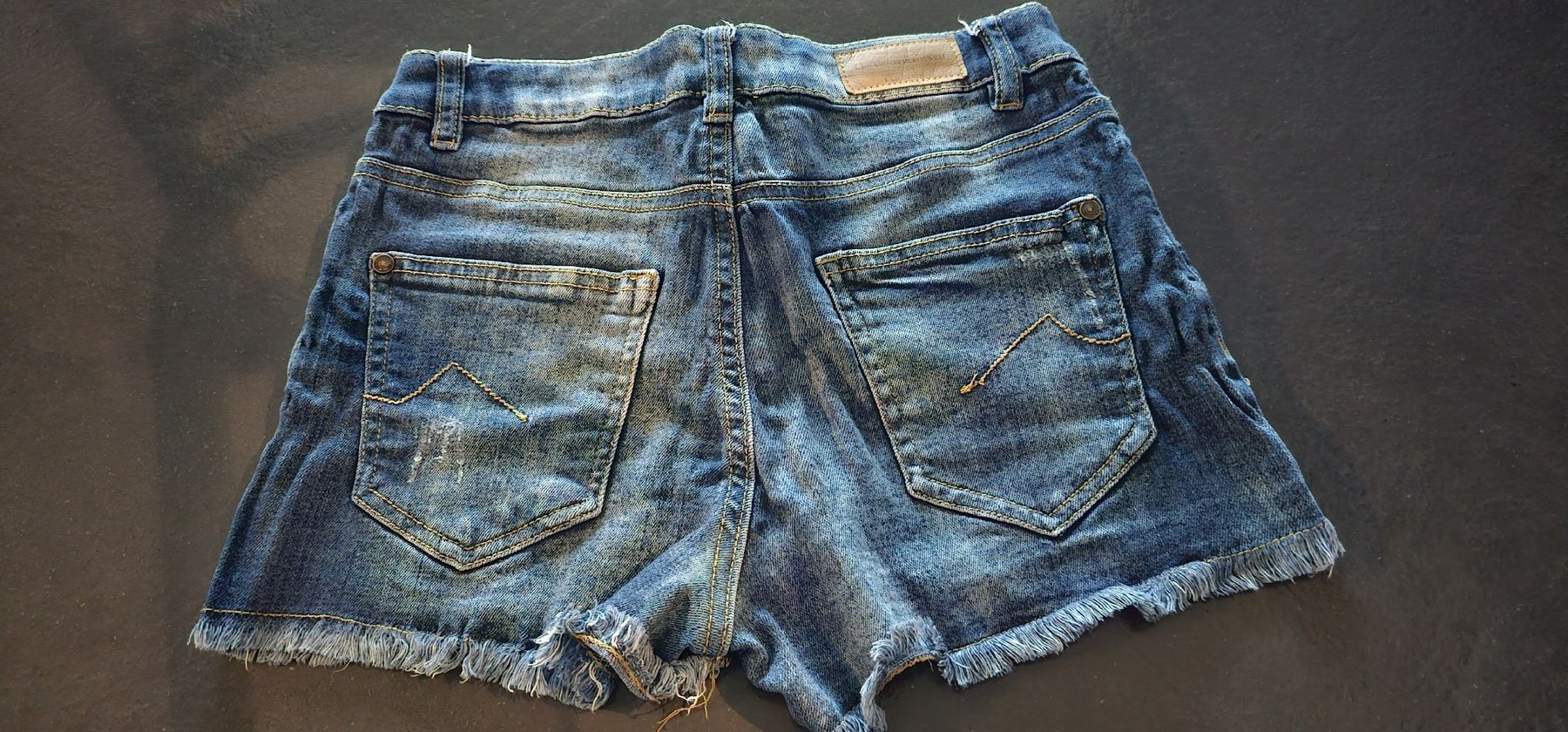 Pantaloni: Shorts – Usato da Richterswil venduto da furlan 1